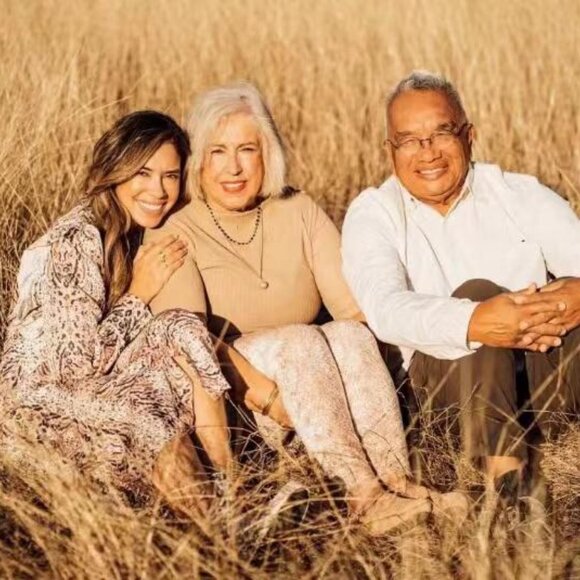 Meet your Posher, Halpert - Picture 1 of 2